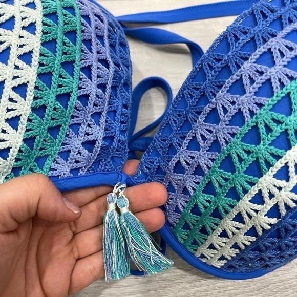 Shade & Shore Light Lift Crochet Bikini Top Blue - Picture 6 of 10